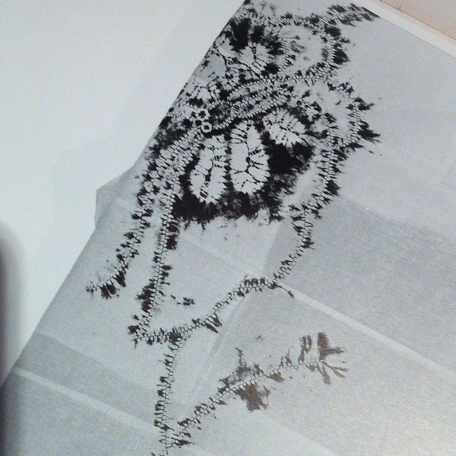 文学・小説 MEMORY on CLOTH shibori now Memory on Cloth: Shibori Now | Yoshiko Iwamoto Wada | First edition